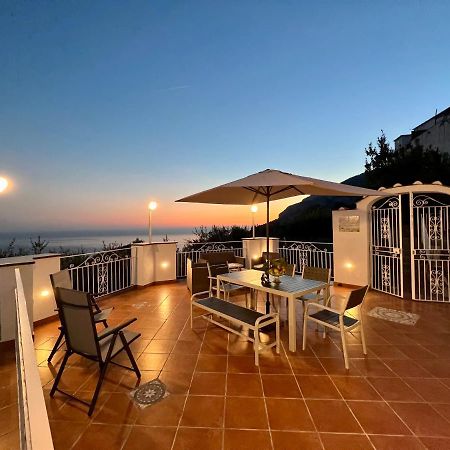 Infinity Experience Casa Vacanza Incantevole Con Terrazzo Scala Εξωτερικό φωτογραφία